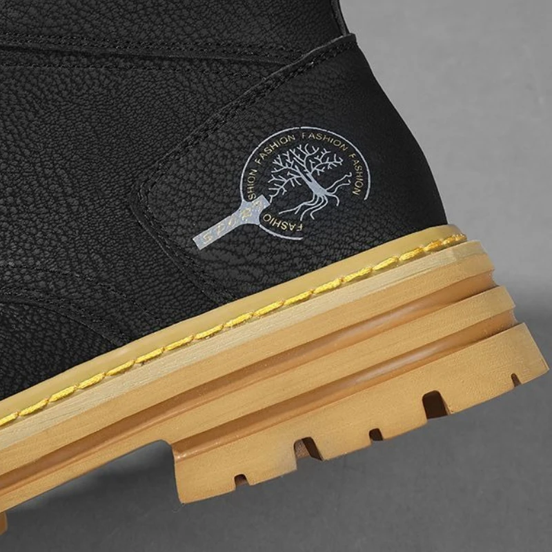 Nuovi stivali in pelle da uomo di alta qualità Stivali da moto da uomo di tendenza Stivali da lavoro antiscivolo per esterni Comodi stivali alti con piattaforma