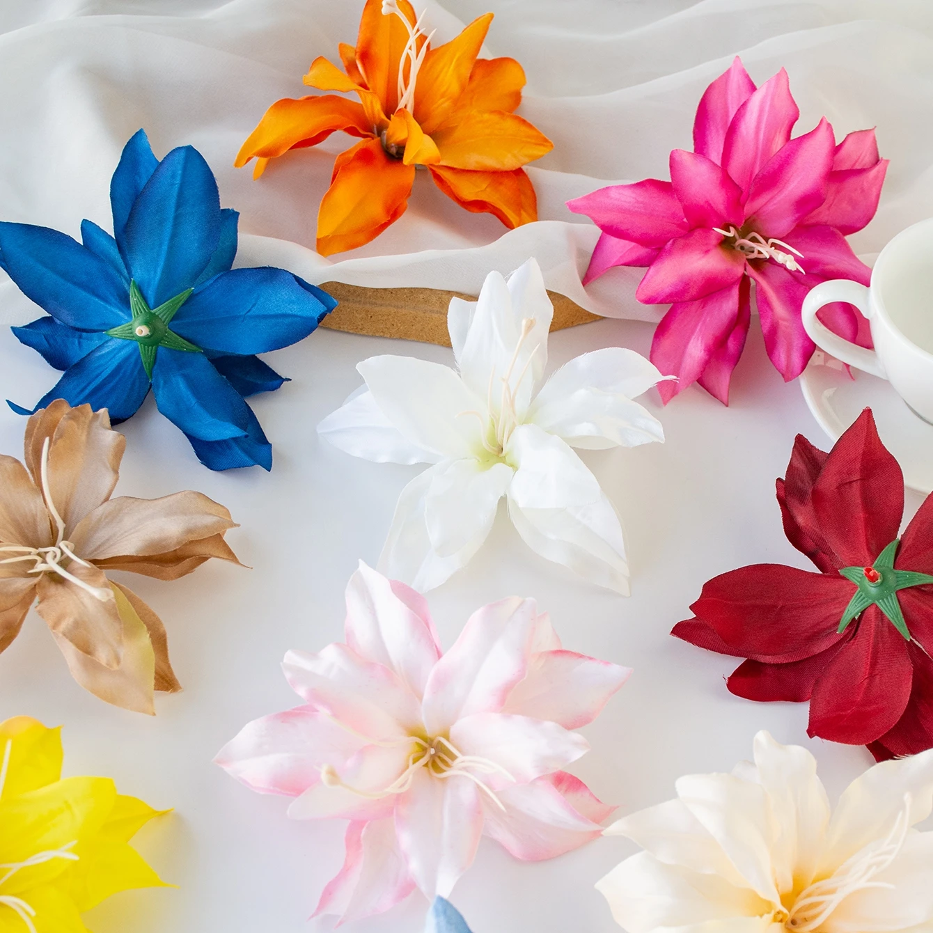 5 Stück künstliche Seidenlilien für Festlichkeiten, Zuhause, Garten, Hochzeit, Brautsträuße, Raumdekoration, DIY-Geschenkbox, Kranz, Wandkunst – Detail 2