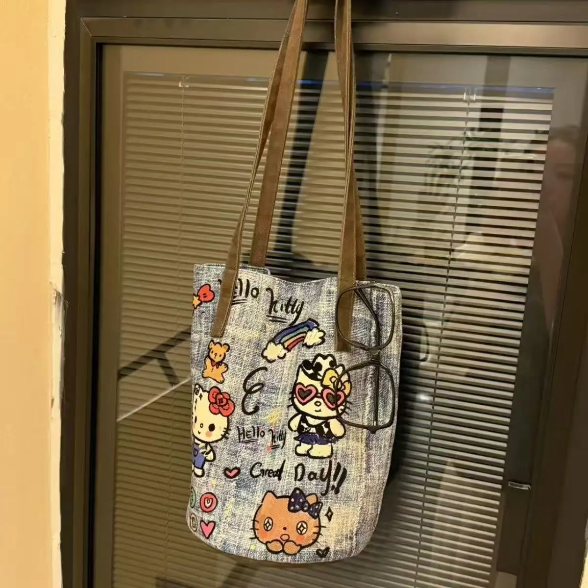 حقيبة دلو محمولة للسيدات من Vintage HelloKitty، حقيبة كتف، مناسبة للسفر اليومي وديكور منزلي رائع #5