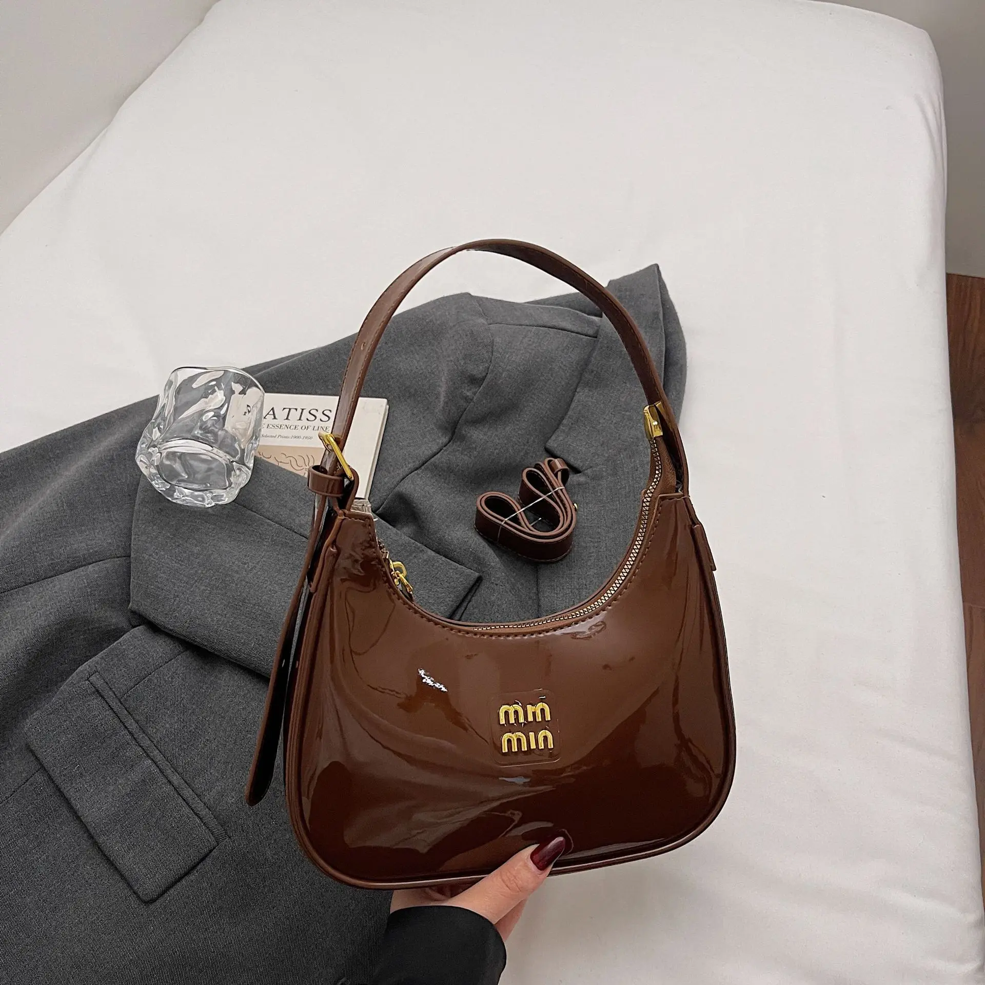 حقيبة تحت الإبط مستوحاة من الرجعية لعام 2025، محفظة كتف متعددة الاتجاهات قابلة للتحويل للنساء، حمل معماري ليلاً ونهارًا #2