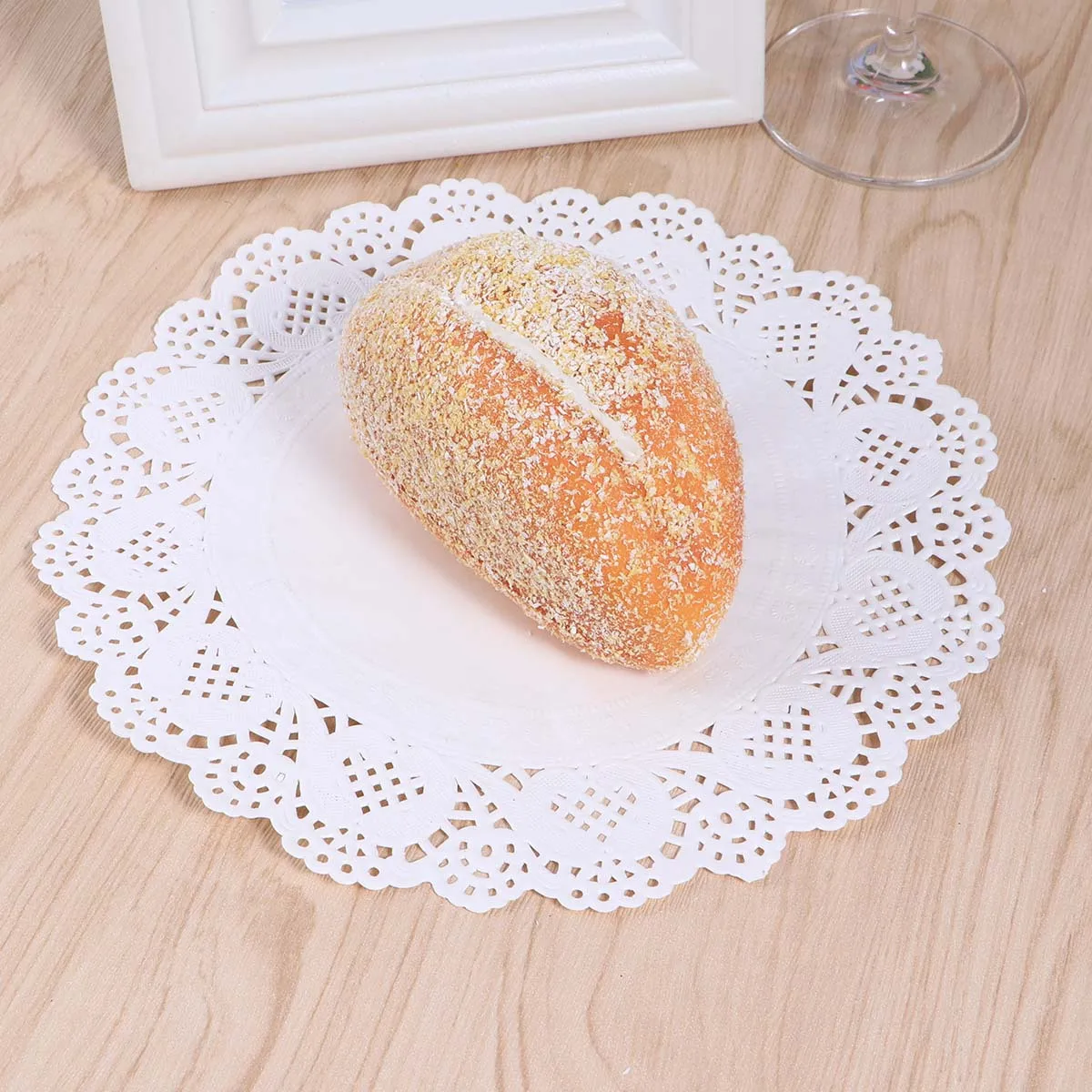 

140 .5 Inch Round Paper Doilies Lace Placemats For Cake Dessert Display Tableware Decoration Bakery Serving Oil Blotting