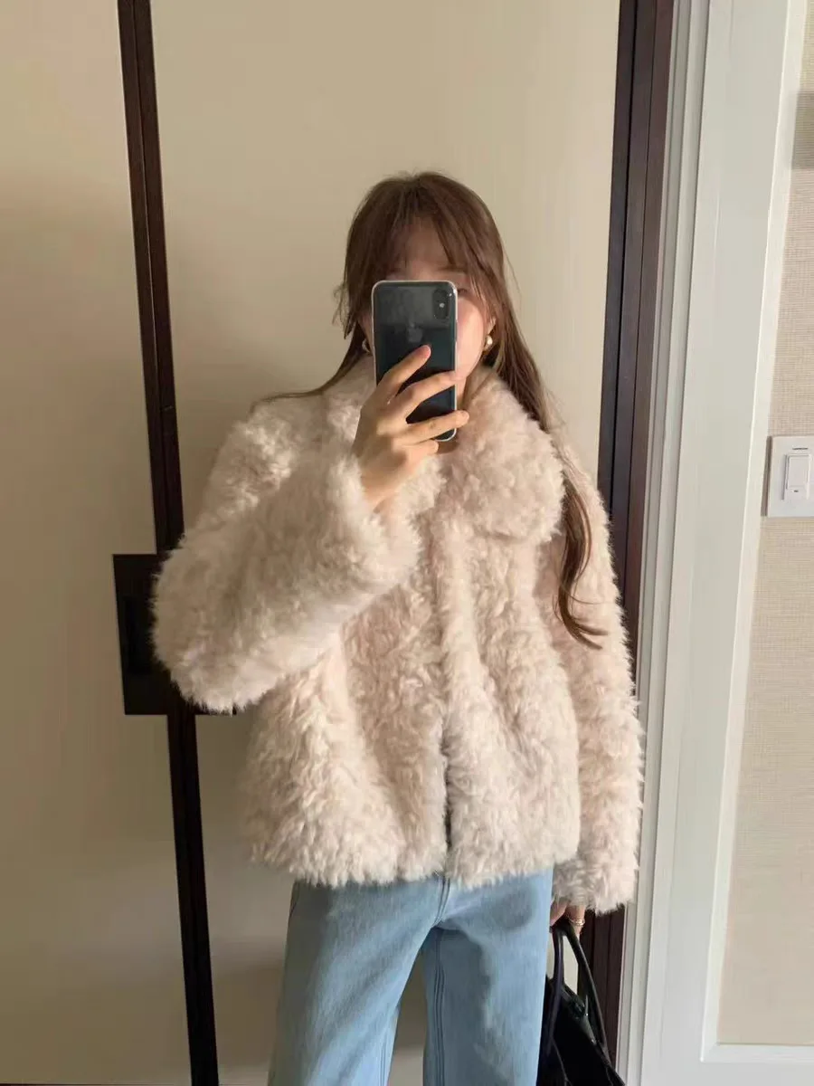 

Winter 2025 Women's Korean Sle Soft Beige Fur Coat Leather And Fur Inteated Warmth Long Sve Zipper Closure Casual Fit