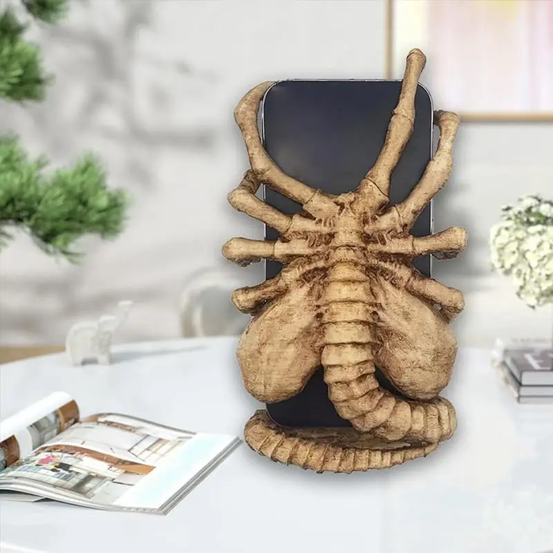 Scary Creature Phone Holder Resin Creative Mobile Phone Stand functional Craft Tabletop Alien Facehugger Ornaments For Home