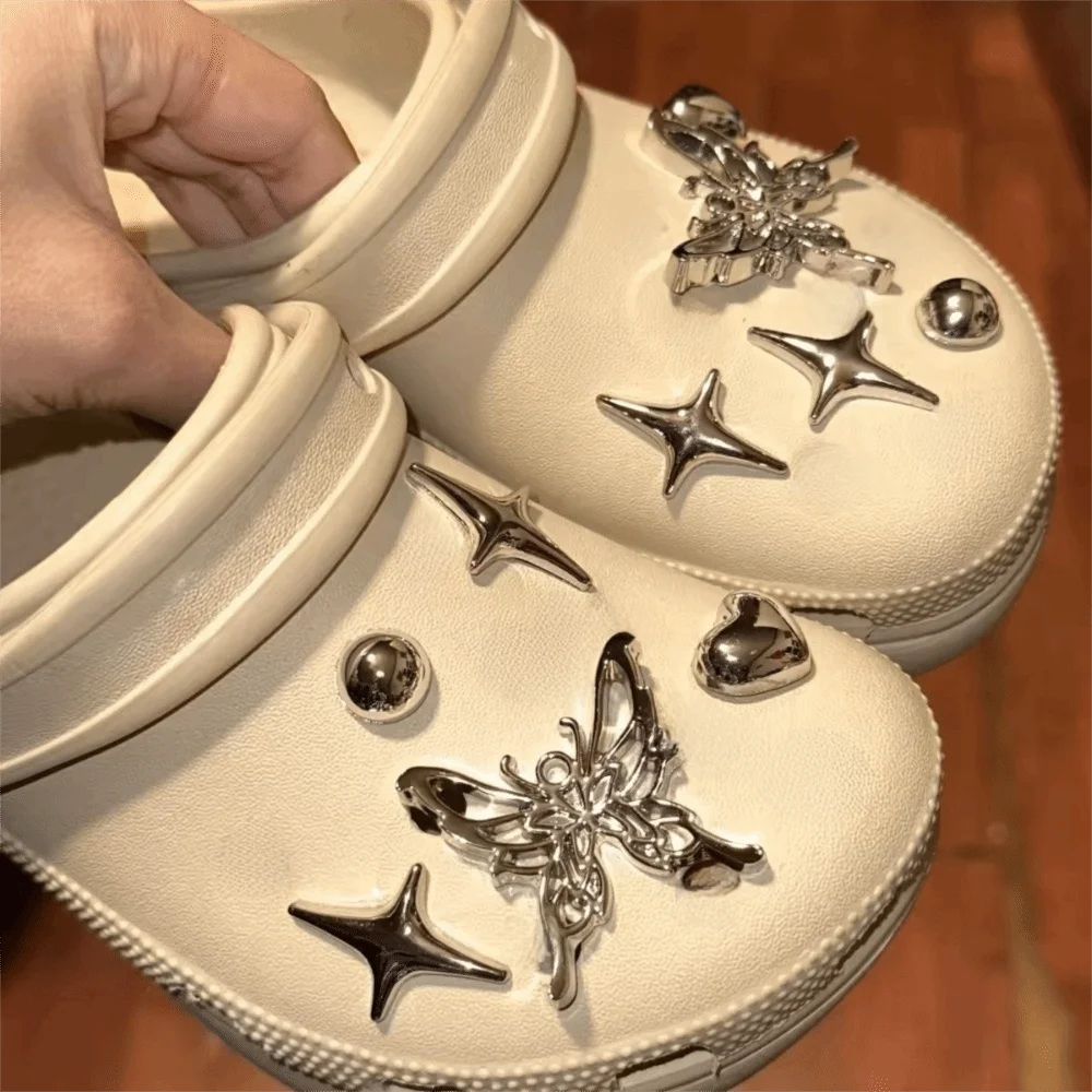 

1Set INS Heart Shoe Charms Set DIY Hole Shoes Detachable Shoes Accessories Shoe Buckles Decor Shoe Decor