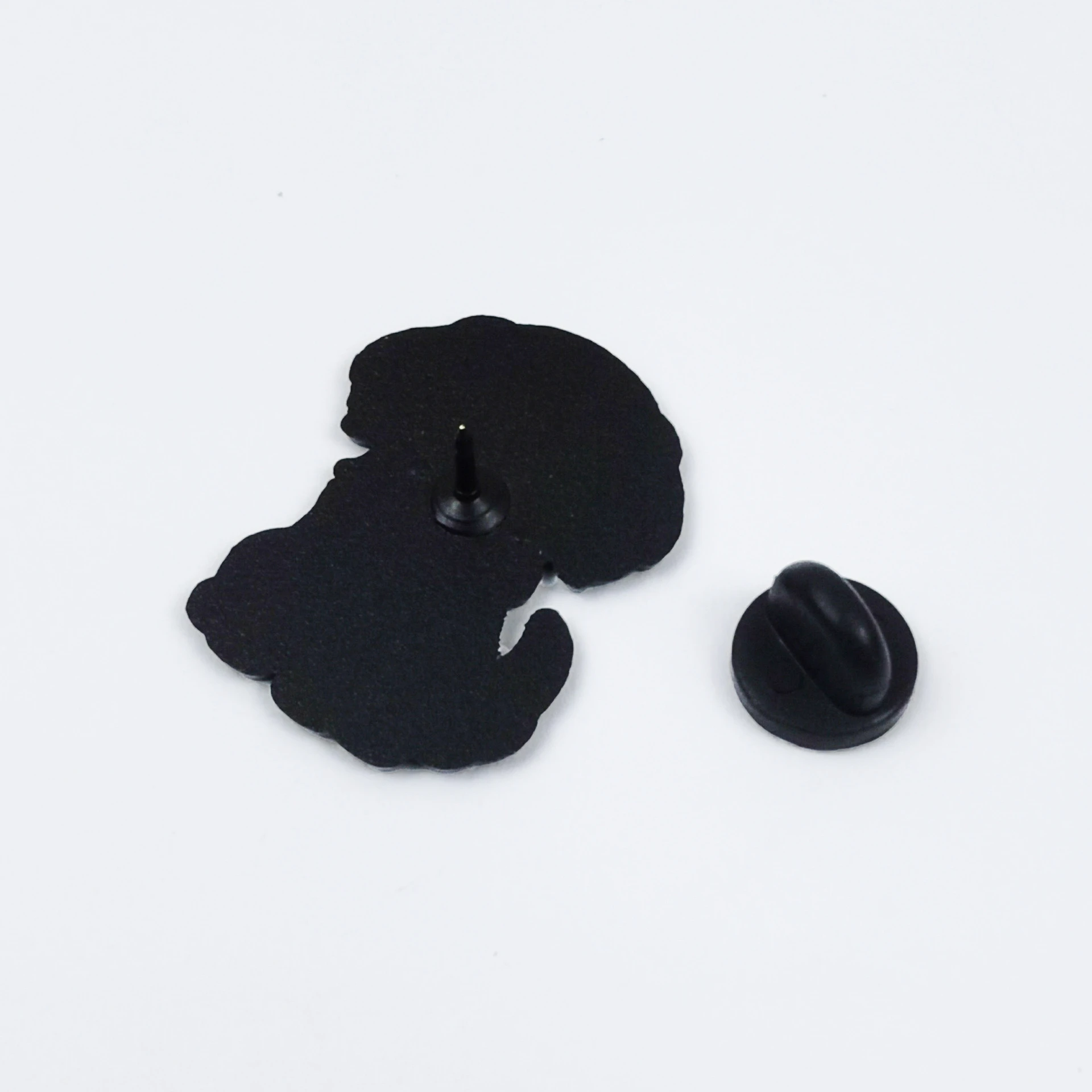 Adorable Blanket-Wrapped Dog Shaped Lapel Pin Creative Cute Pet Series Cartoon Animal Badge Children's Book Cover Decoration