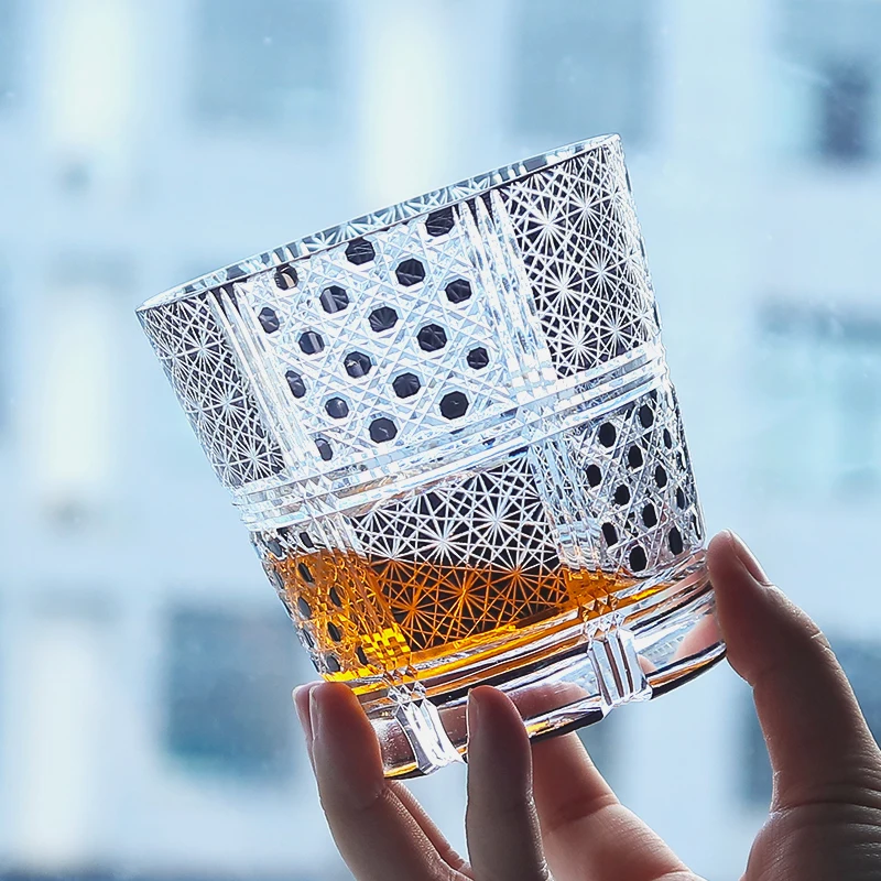 

Luxury Black Color Cased Handcrafted Whisky Glass Juice Bourbon Drinkware Edo Kiriko Glass 320ml/11oz for Hotel Party Use