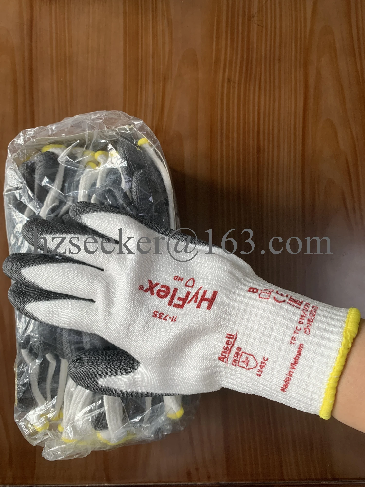 Ansell Hyflex 11-735 Superior Oily-Environment Grip Foam Nitrile Coating A4 Cut Resistance High Dexterity Gloves 12 Pairs