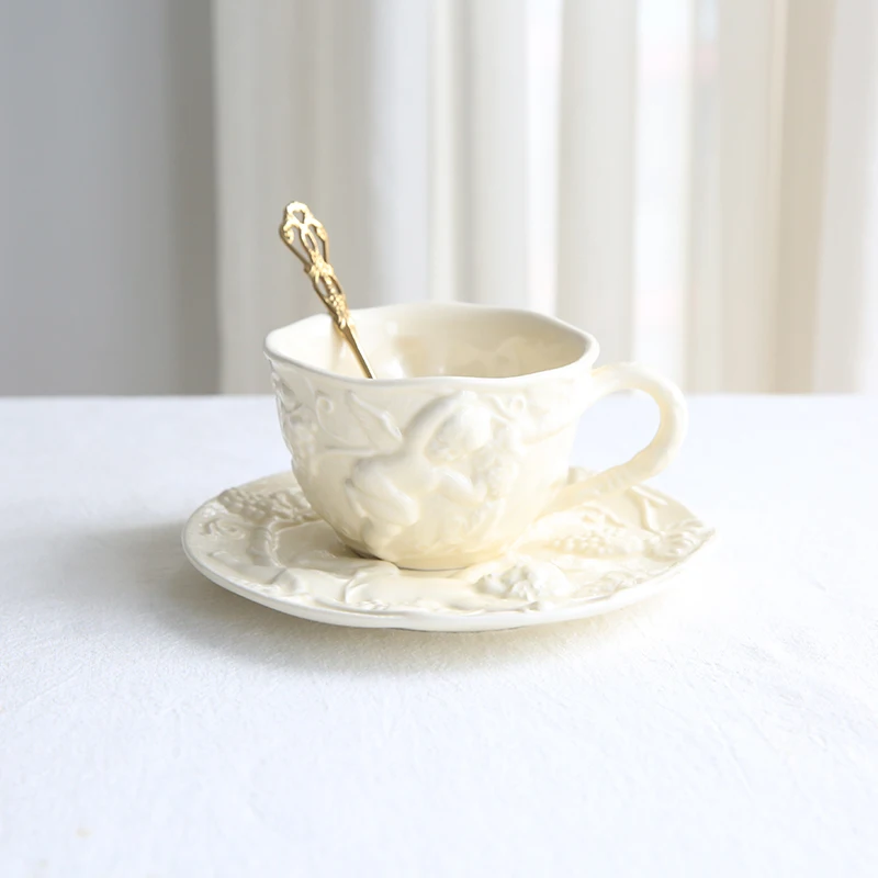 Vintage cream Cupid angel ceramic European court coffee cup and saucer afternoon tea red teacup