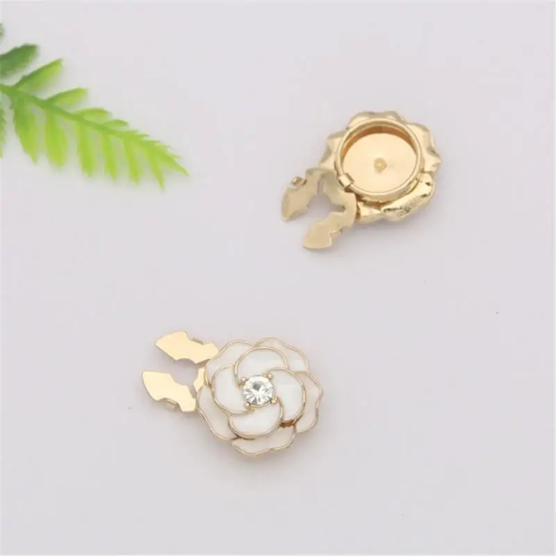 

652F Removable Flower Pattern Buttons Alloys Waist Buckles Adjustable Waist Buttons for Enhancing Outfits At Business