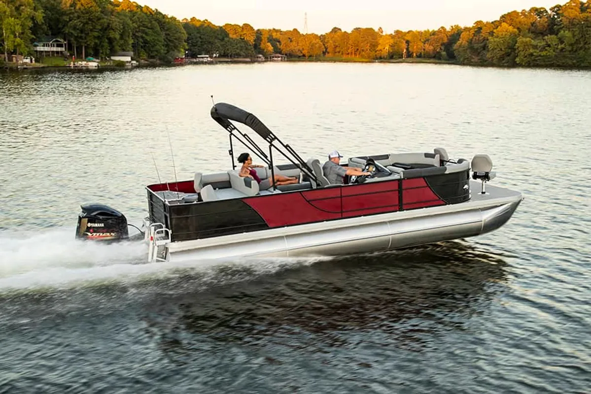 Hot Sale 26FT Aluminum Triple Pontoon Fishing Boat with Outboard Motor for Cruising Family Gather Activities