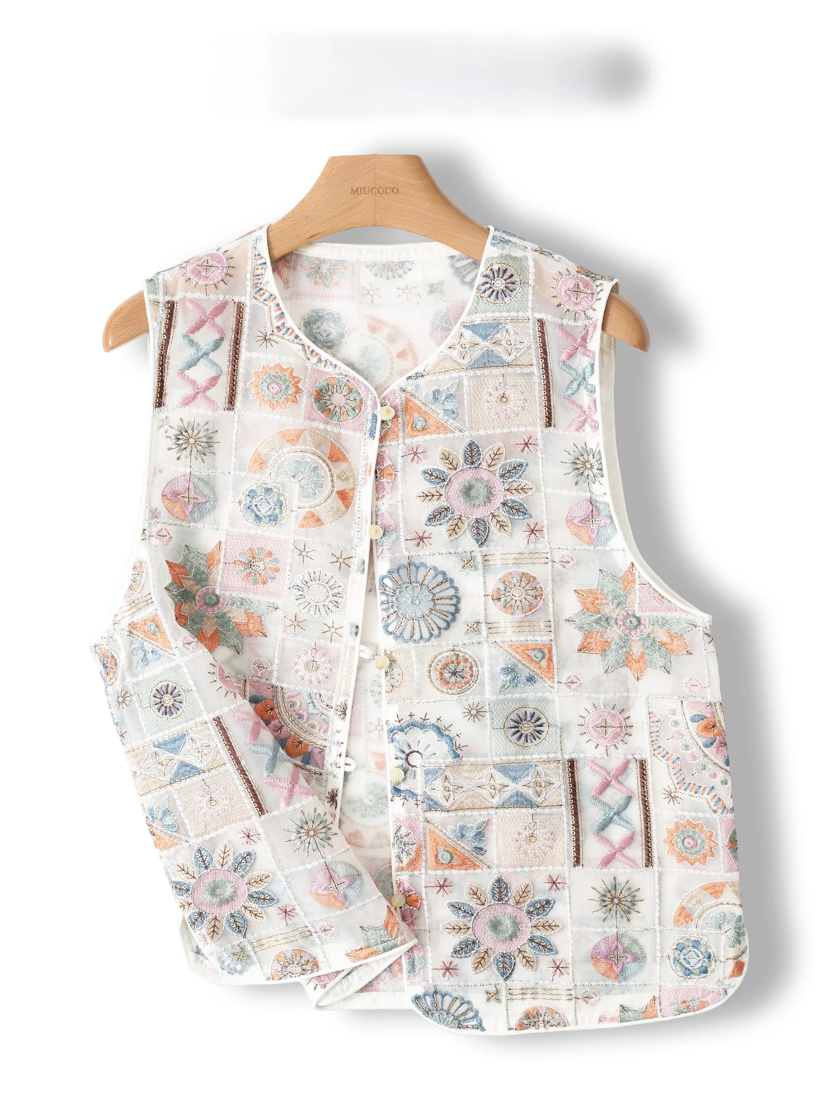 

New Chinese Style Embroidered Vest Lightweight Geometric Pattern Breathable Women's Summer Top round Neck Single Button Closure