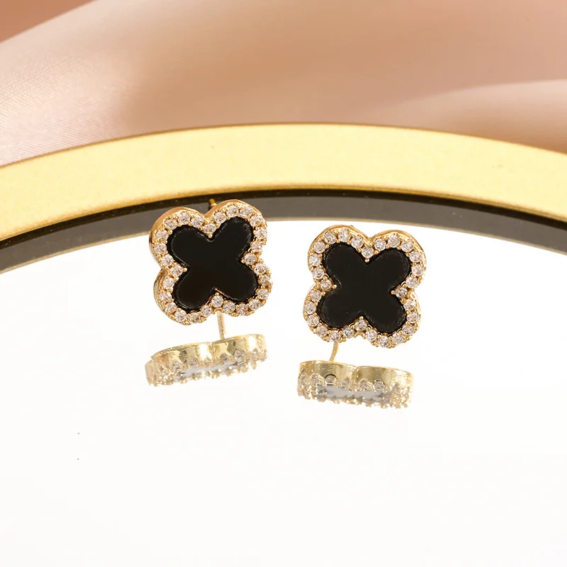 Light luxury and high-end style, lucky four-leaf clover stud earrings for women, mother-of-pearl sparkling diamond earrings