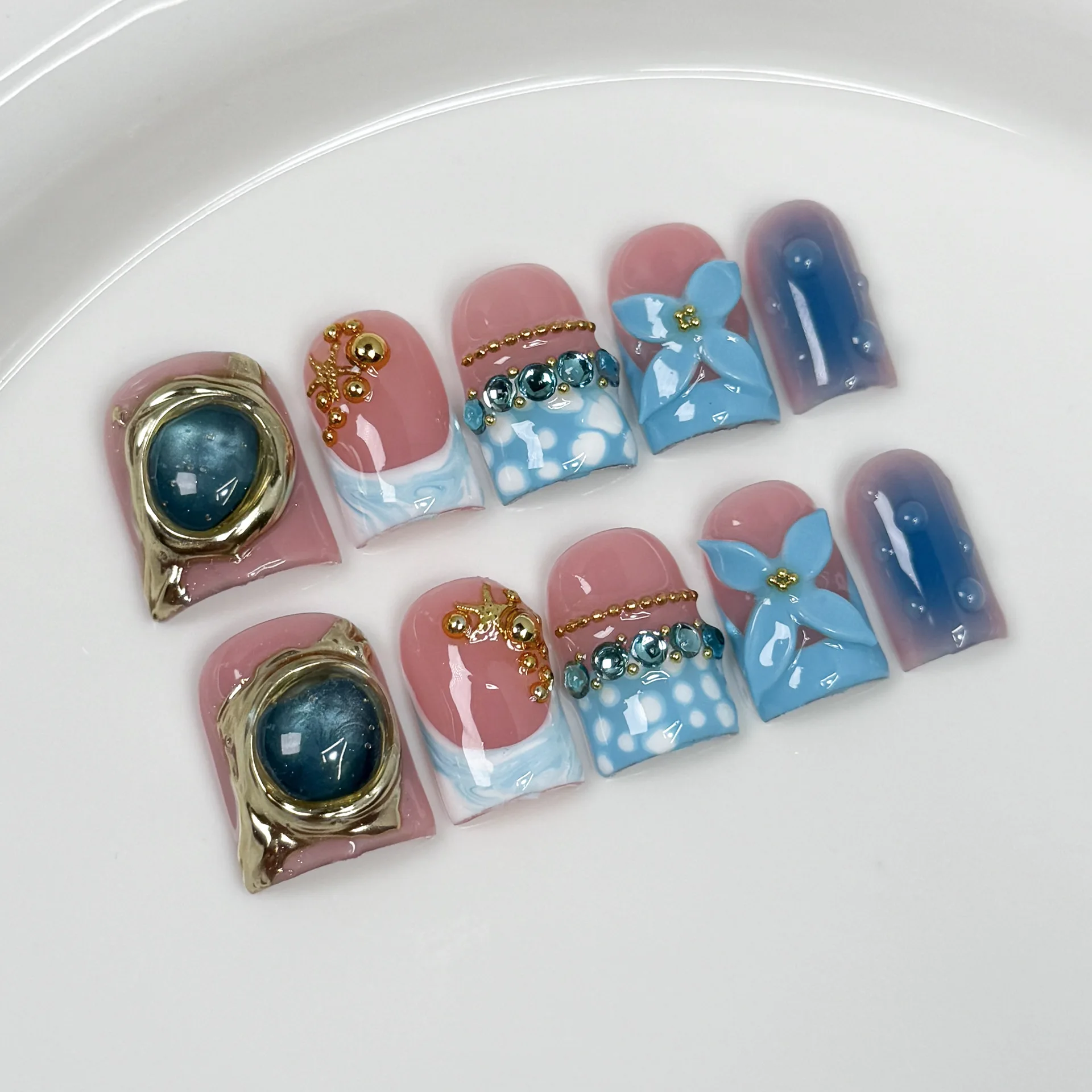 10Pcs Relief Flower Short Polka Dot Gradient French Nails Sets Ocean Blue Handmade Diamond Chain Stick on Press on Nails False