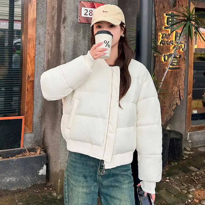 女性のパーカー野球ジャケット 2025 新しいショートダウンコットンコートルーズオールマッチ暖かい防風トップ学生女性生き抜く