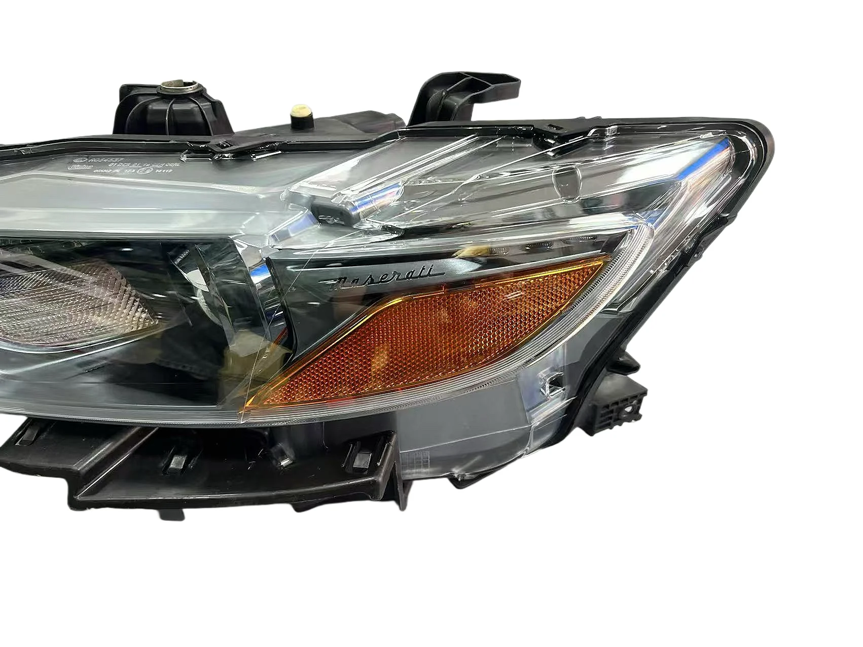 Applicable to the 2015 Model of Maserati Levante Xenon Headlamp Assembly US Version