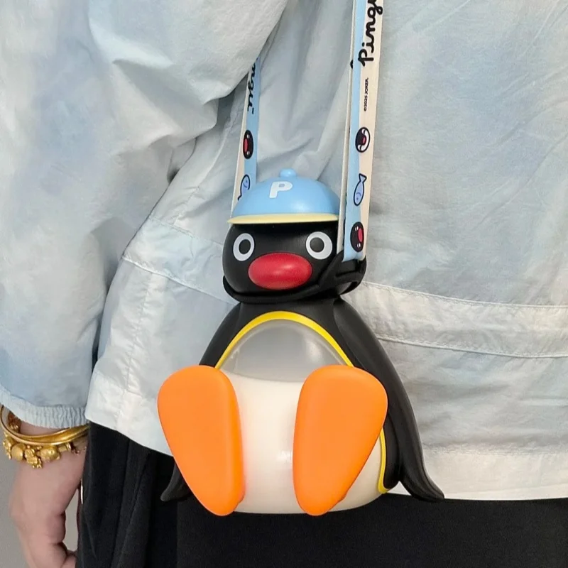 Autentica tazza estiva della serie Pingu - Bicchiere di paglia estetico per ragazze, bottiglia d'acqua portatile carina di grande capacità per studenti e