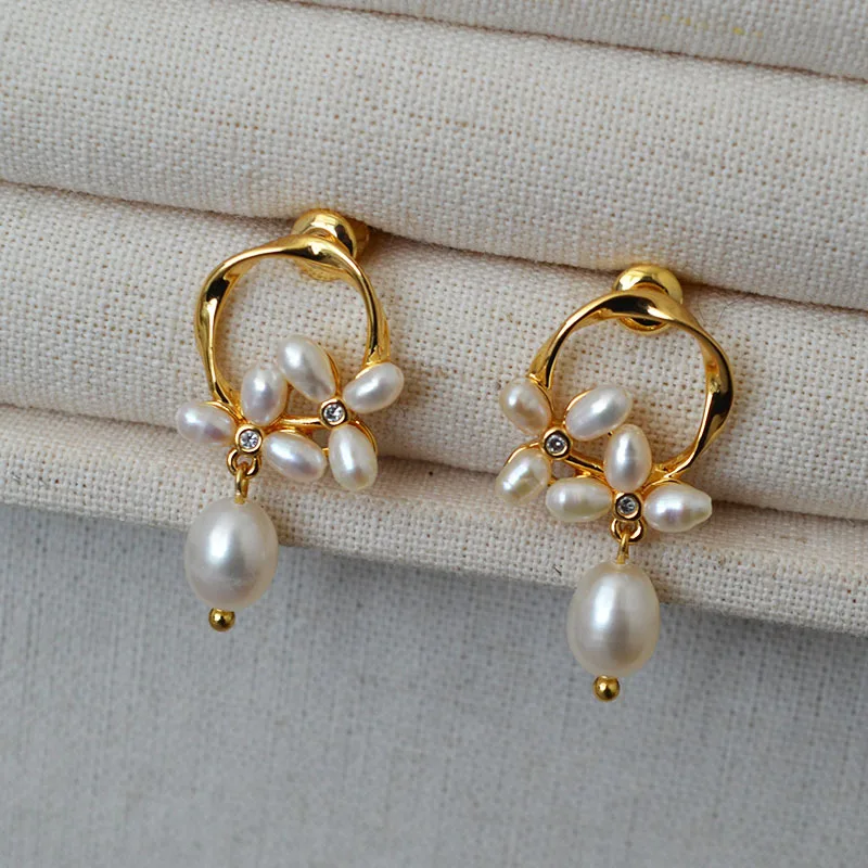 

2026 Spring Summer Statement New Style Fashion Simple Freshwater Pearl Flowers Light Luxury High-end Stud Earrings for Women