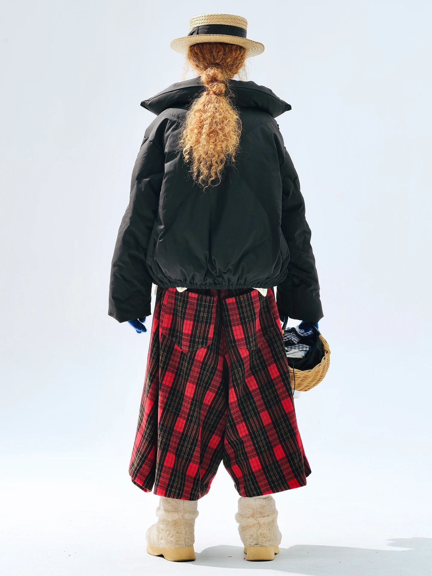 سترة قصيرة للأسفل imakokoni 2025 معطف نسائي شتوي على الطراز الياباني بفيونكة سوداء سميكة 255294