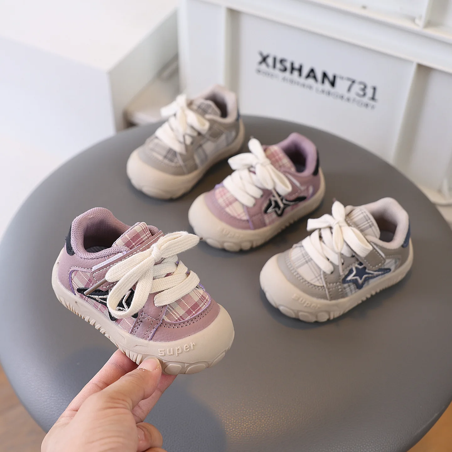 2026 Children's Anti-slip Sport Shoes Autumn New Style Baby Boys Girls Sneaker Trendy Leather Upper Rubber Sole Comfortable