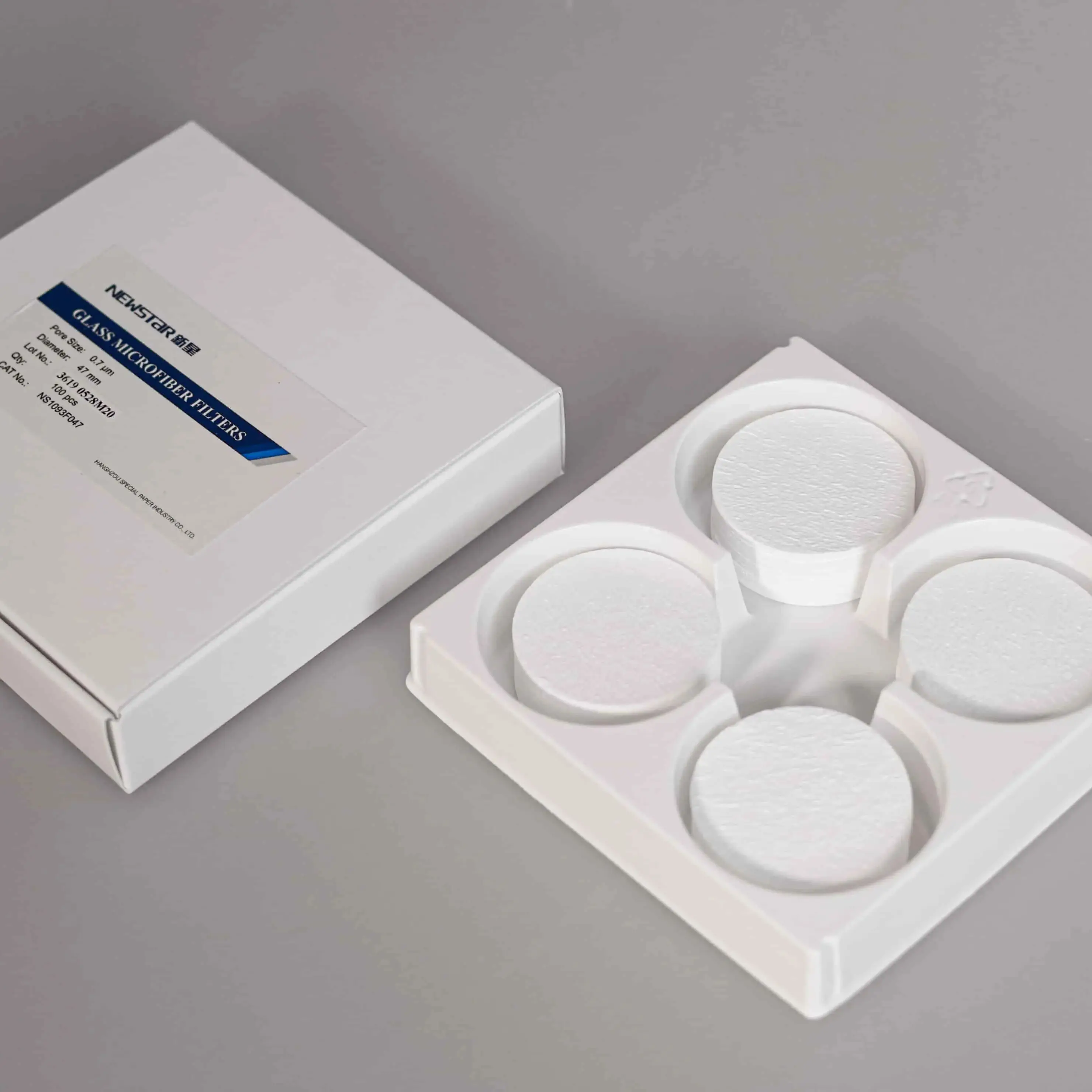 Carte filtranti in microfibra di vetro Grado 934AH Dimensioni dei pori 1,5um 47mm 90mm 110mm Monitoraggio ambientale che supporta la temperatura superiore a 550 ℃