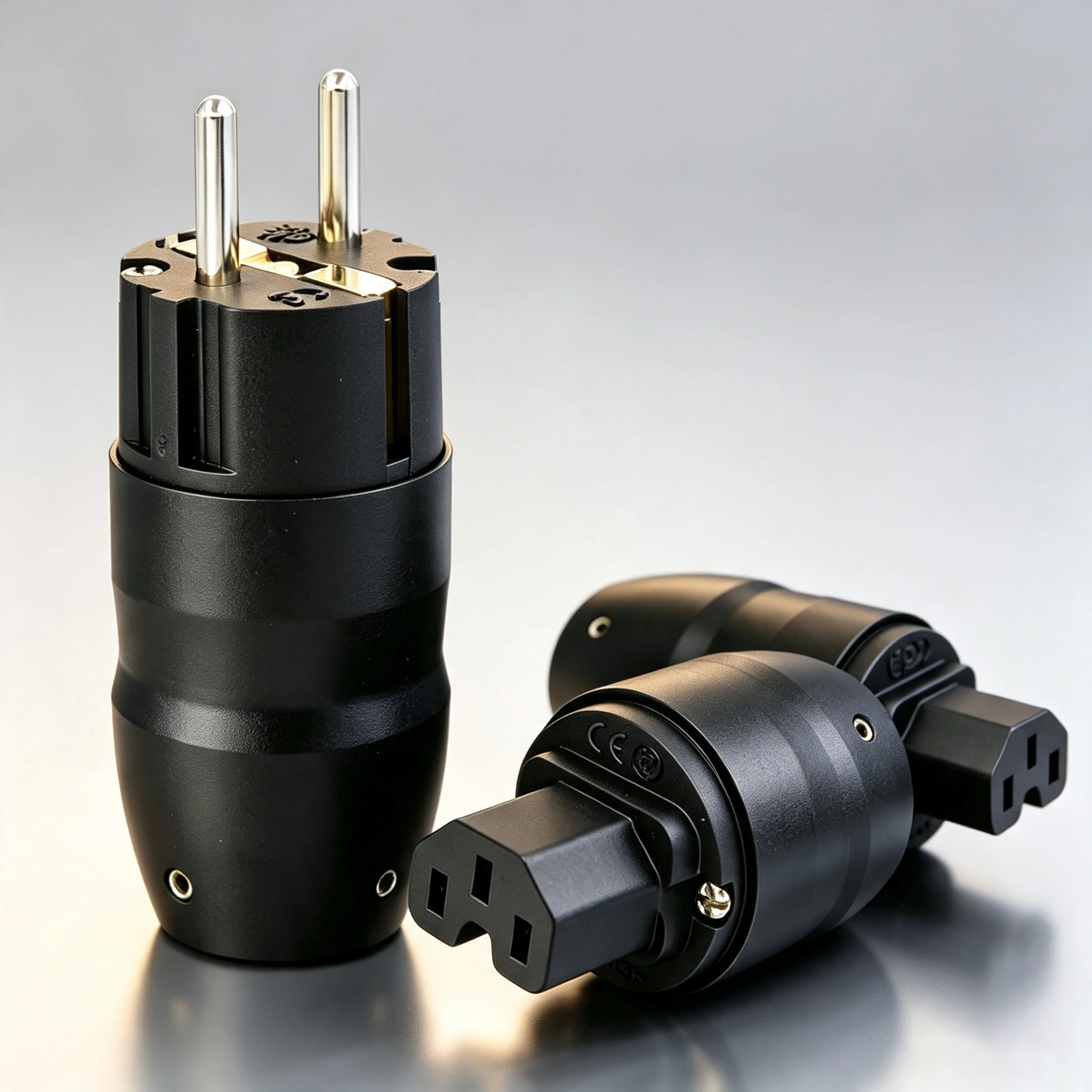 Image of Hochwertiger schwarzer Aluminium-HIFI-IEC-Buchsenstecker, 24K vergoldet/rhodiniert, EU-Schuko-Stromstecker für DIY-Stromkabel.