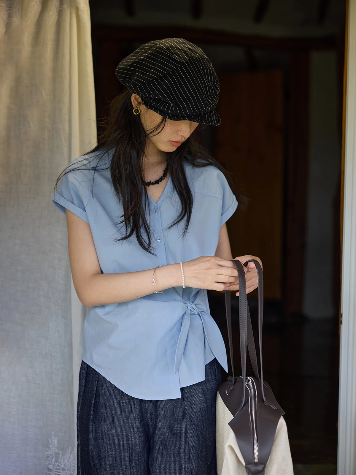 

Solighter Rceler V-ne Asymmetric Knot irt Women's Summer New Design Sensation Top Loose Fit ort Sve Button Closure