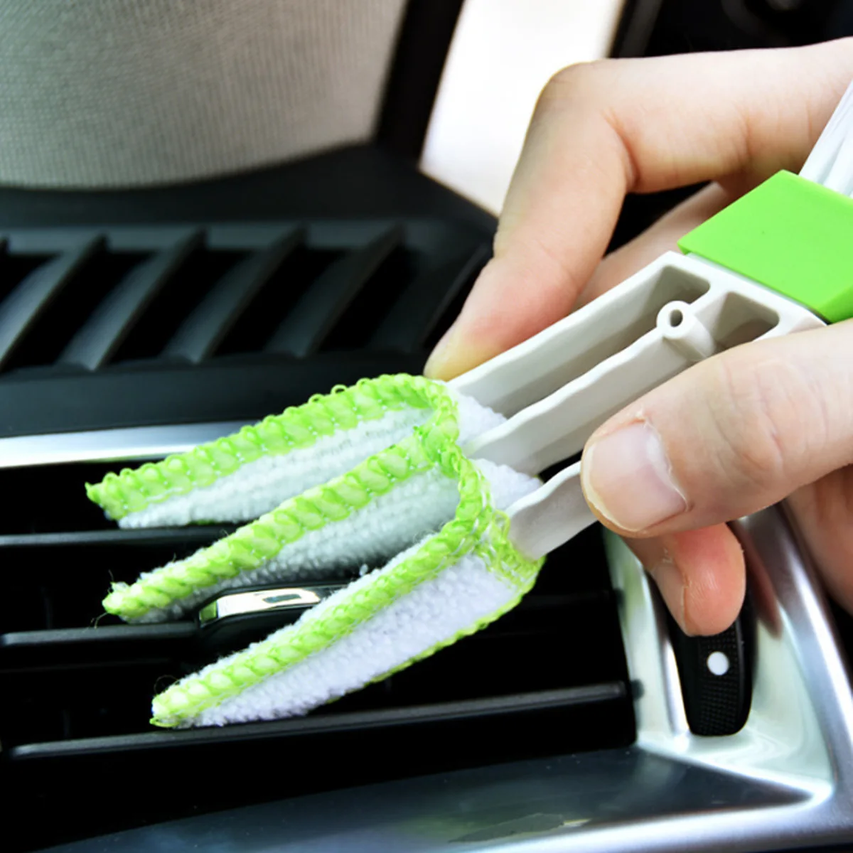 Multi Functional Car Vent Cleaner Mini Dual Head Microfiber Vent Dust Collector Detachable Cloth Cover Portable Cleaning Brush