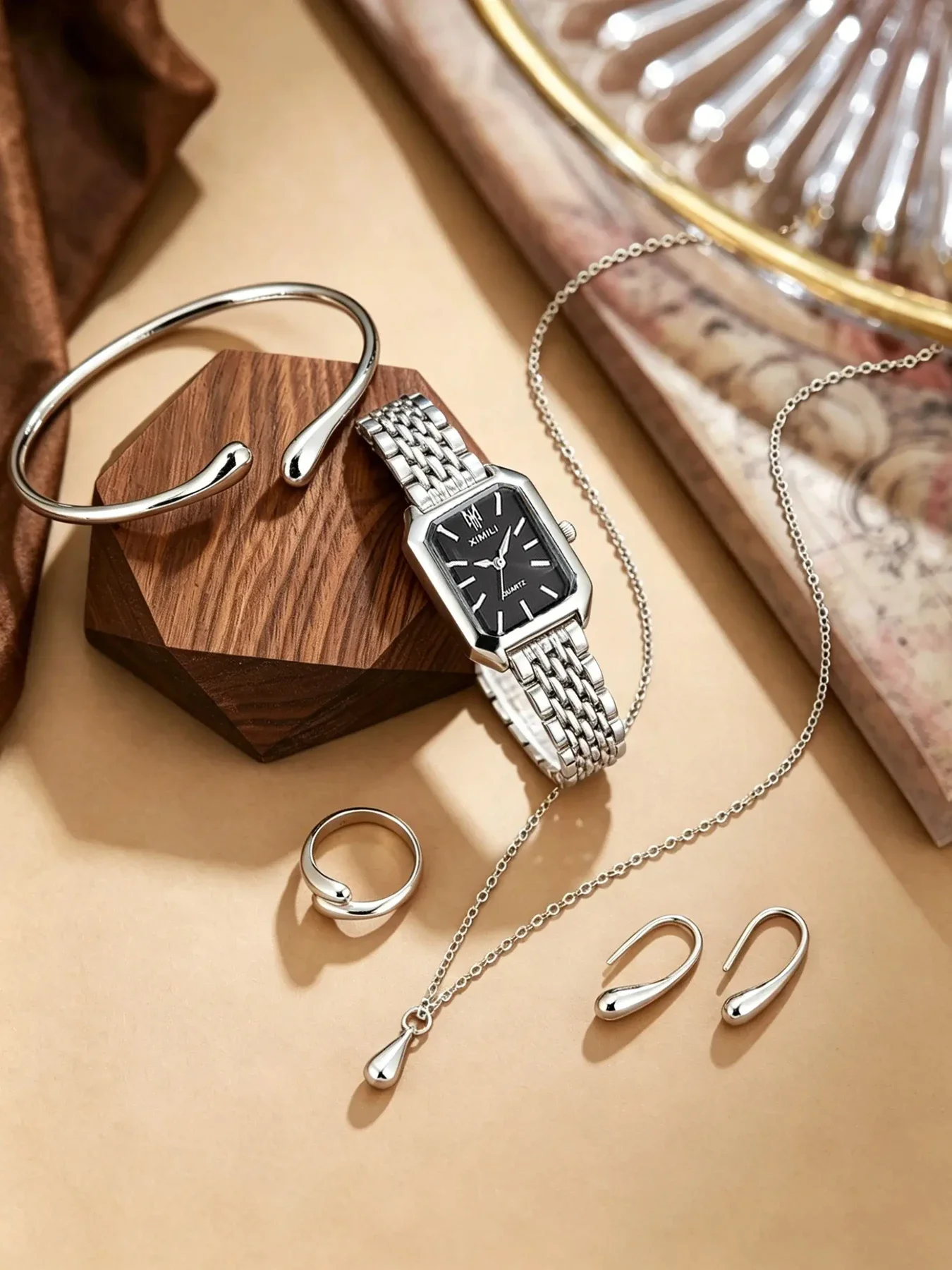 5Pcs Ladies Gold Watch Jewelry Set Square Black Dial Quartz Wristwatch Water Drop Necklace Bracelet Ring Earrings