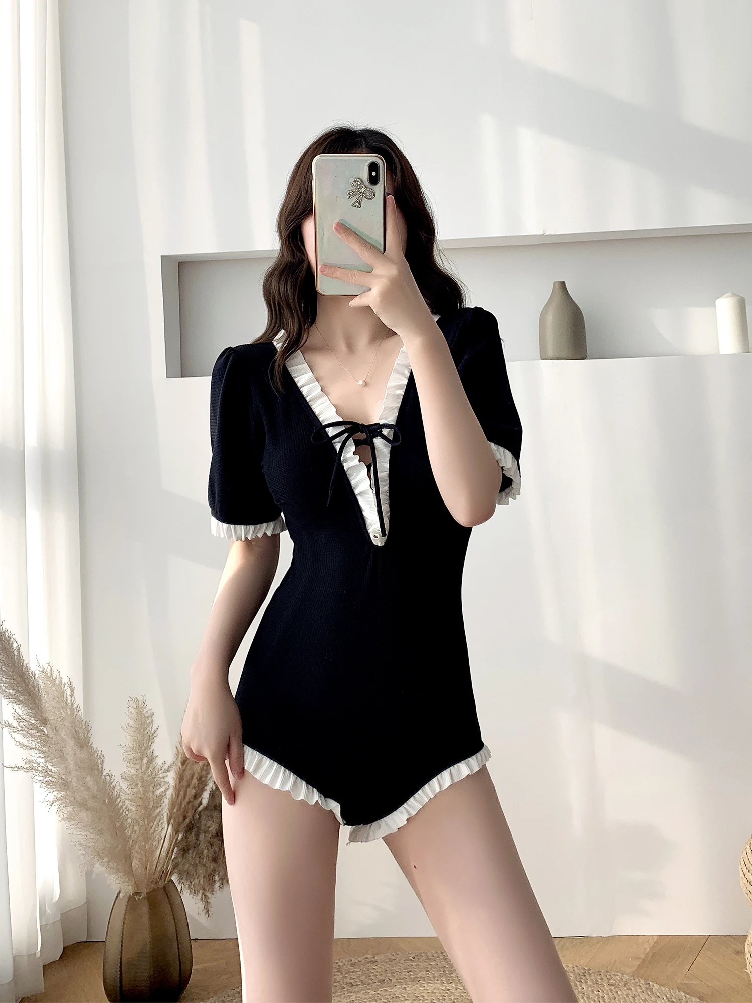 

Консервативный цельный купальник для женщин, термокупальник с эффектом похудения, короткий рукав, фиксированные вкладыши для груди, однотонный