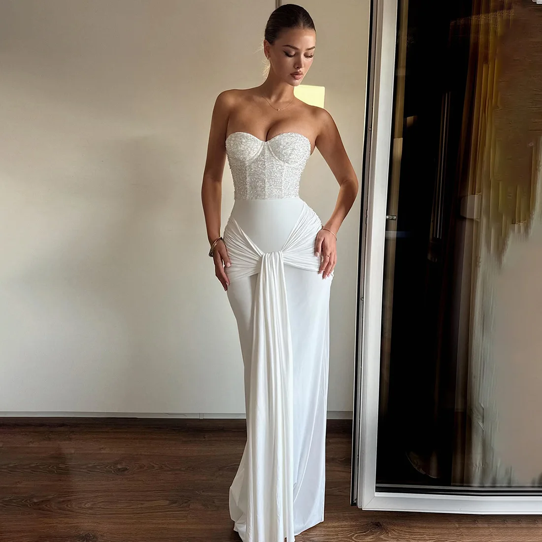 Sukienki bodycon letnie sukienki jednoczęściowe damskie na wakacje w kurortach relaks czas wolny zabawa i rozkosz koncentracja palma drzewo opalanie się gotowe do opalania się
