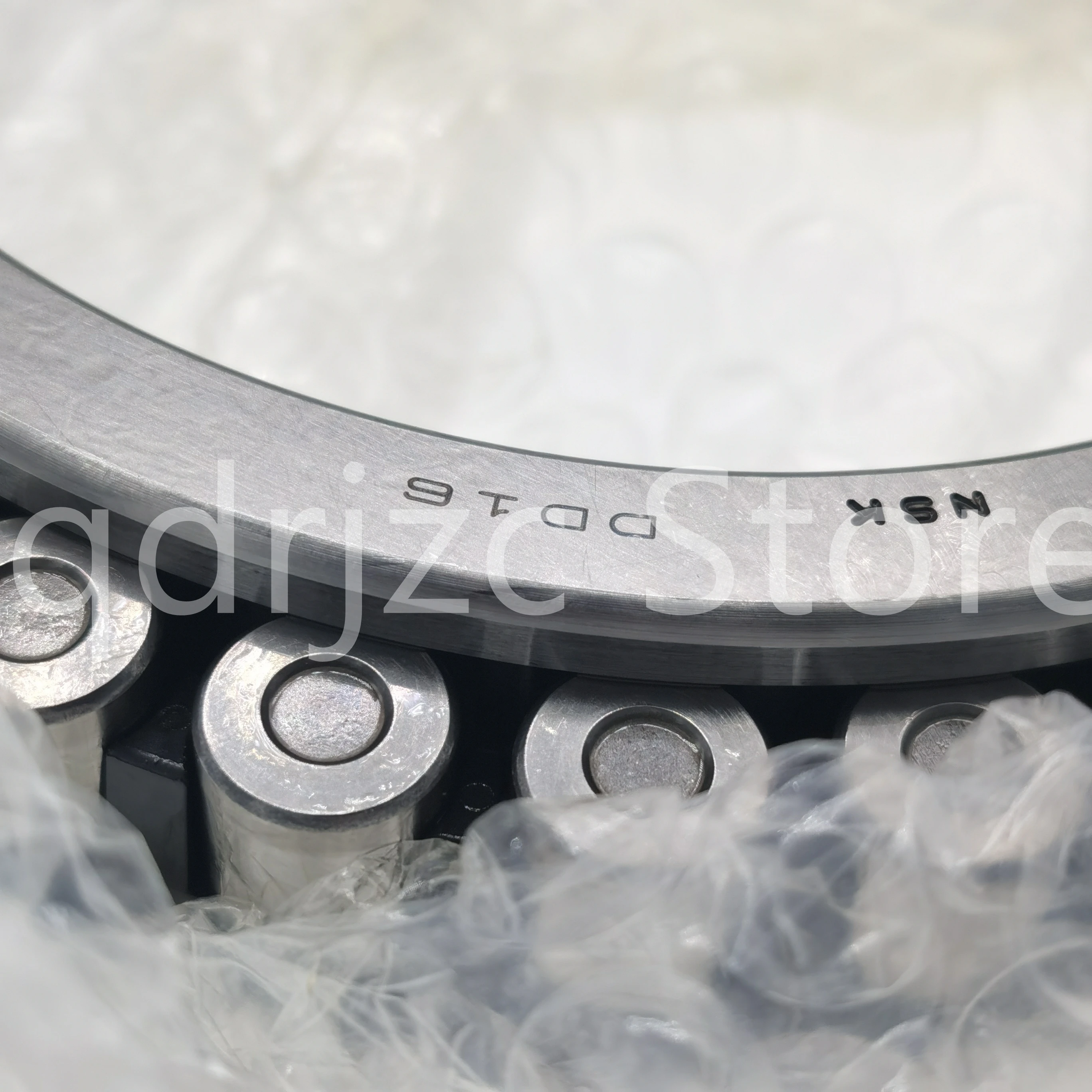 

цилиндрический роликоподшипник NN3020TBKRCC0P4 = NN3020KTN9/SP = NN3020-D-K-TVP-SP-XL NN3020KR 100 мм X 165 мм X37 мм