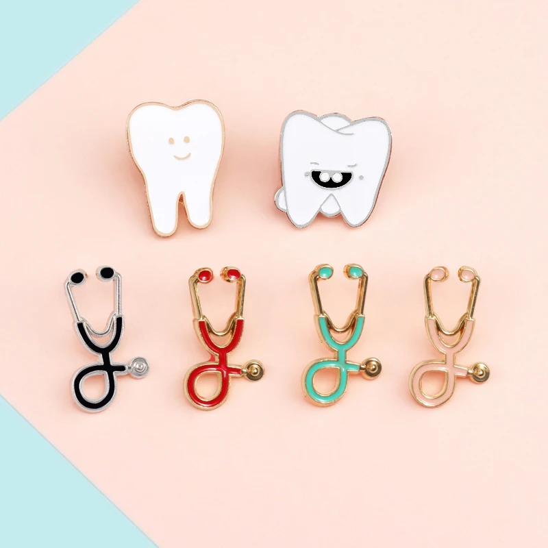 18style Medical Stethoscope Enamel Pins Anatomy Heart Tooth Brain Brooch for Doctor Nurse Lapel Pin Jackets Badge Icon Jewelry