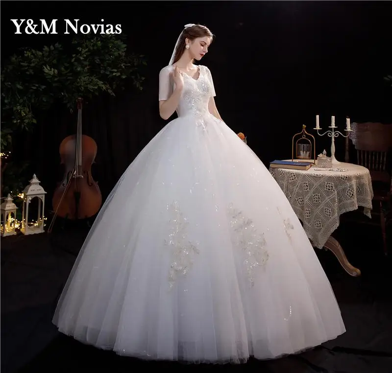 Nieuwe Mode Licht Trouwjurk Vestidos De Novia Ivoren Bruid Jurken V-Hals Droom Prinses Eenvoudige Korte Mouw Kanten Appliques