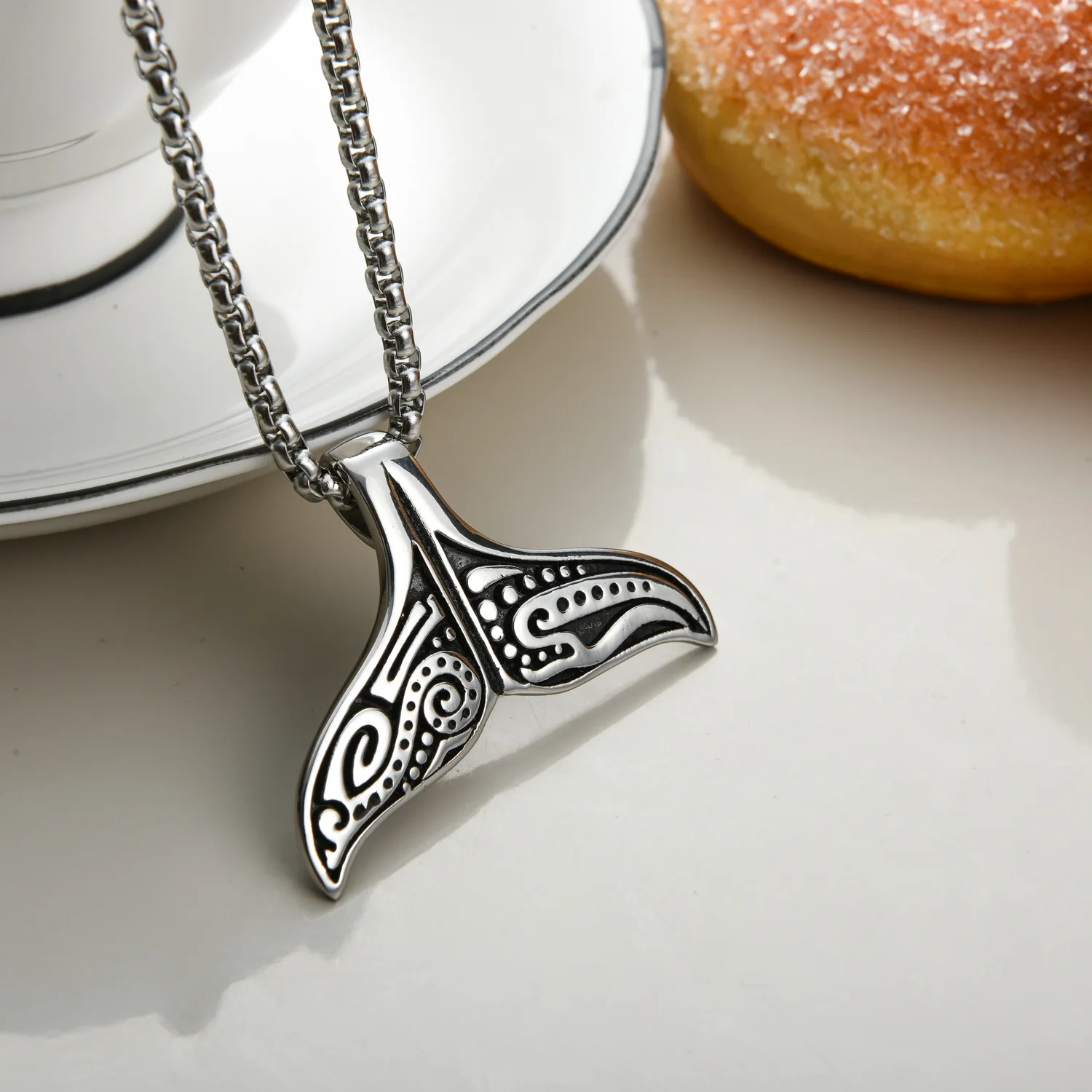 Retro Punk Suluk Mythical Ocean Whale Tail Animal Pendant Necklace Men's Punk Trend Casual Jewelry