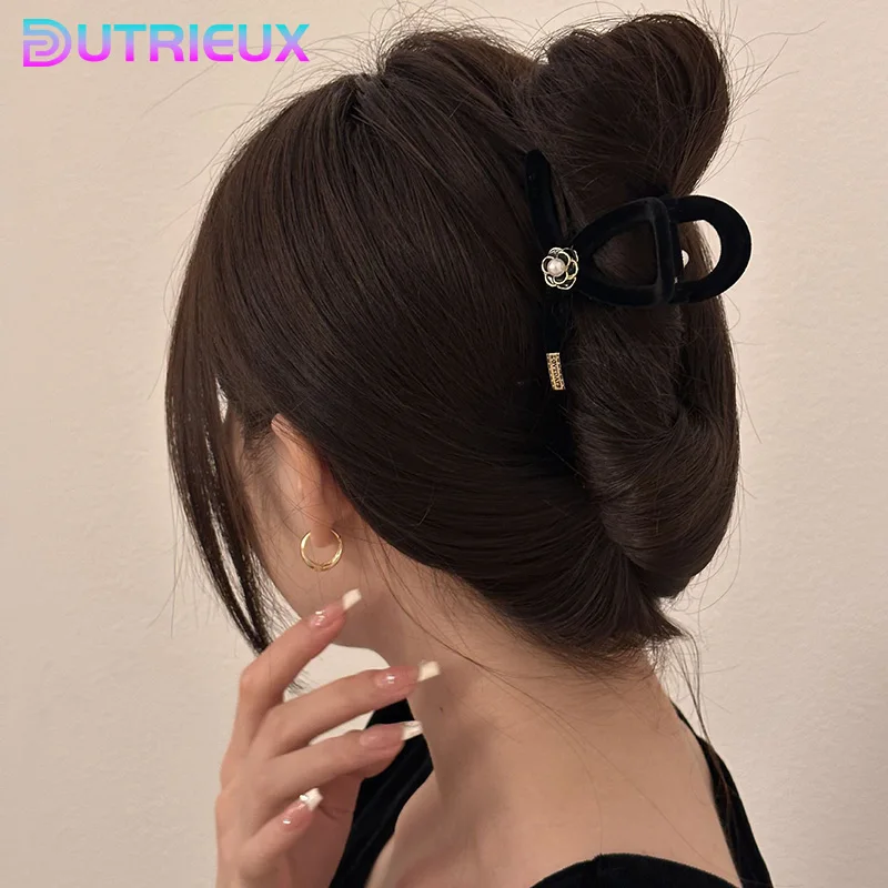 8Cm Flocking Camellia Haarspeldjes Voor Vrouwen Haarspeld Vintage Parel Haarklauw Clip Haaraccessoires Mini Meisjes Hoofddeksels