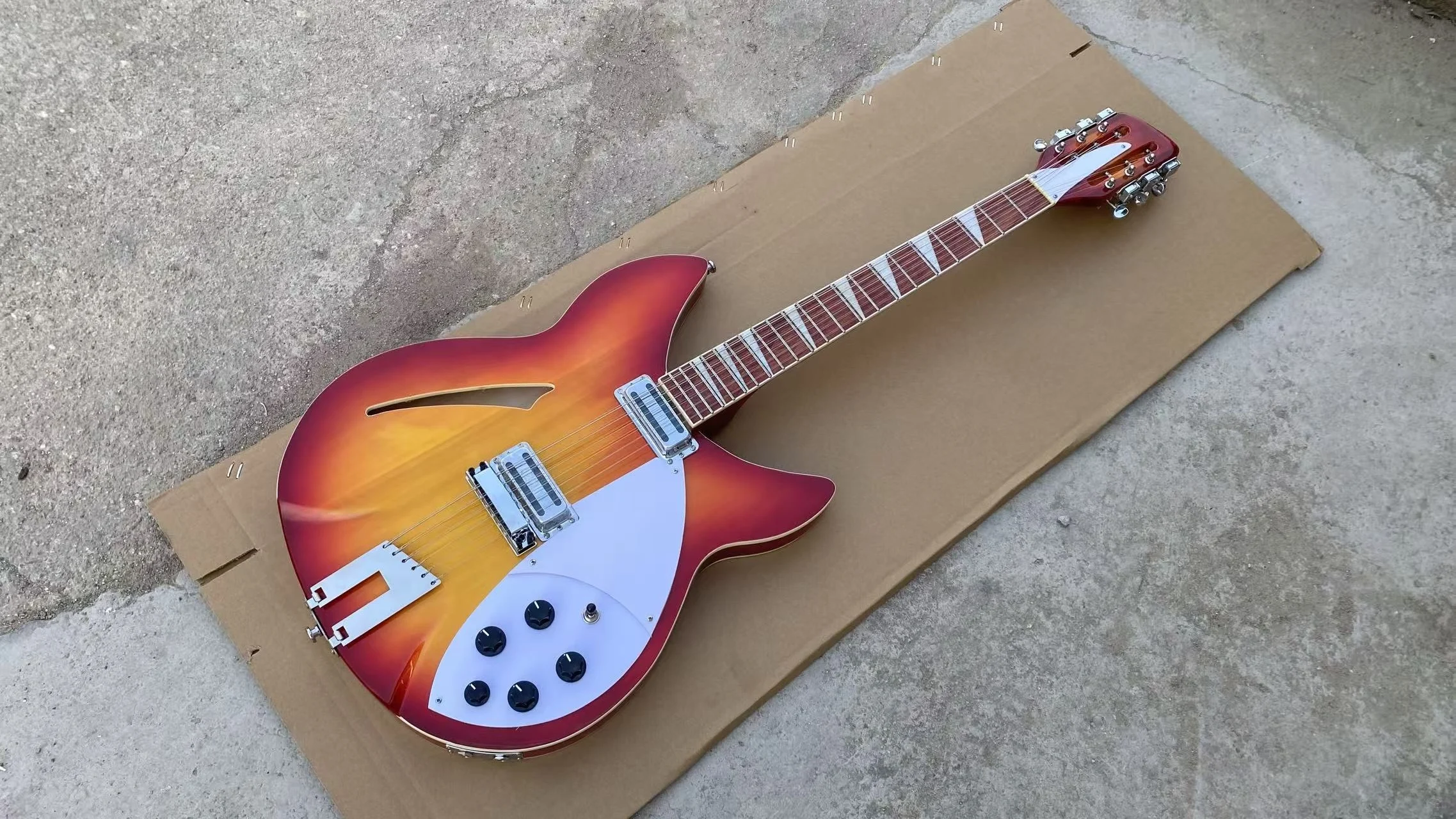 12 String Trapeze Tailpiece 360 Electric Guitar Cherry Burst Semi Hollow Body with White Pick-guard Quality Guitarra