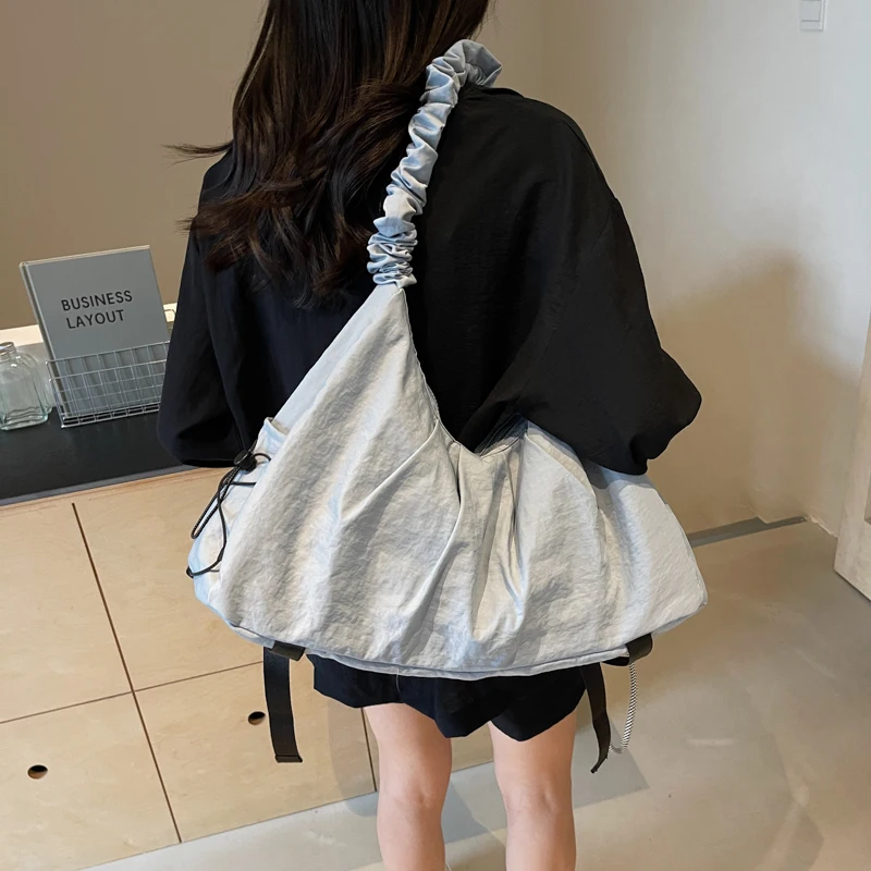 

Нейлоновые однотонные простые сумки на ремне Hobos на молнии, 2026, высокое качество, большая вместимость, повседневные лаконичные сумки через плечо для ежедневных поездок на работу