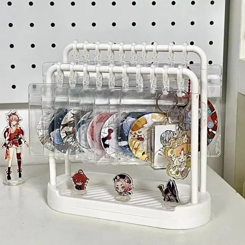 Suporte de Mesa Estilo Ins com Duas Camadas para Exibição de Crachás de Anime, Organizador de Joias e Chaveiros
