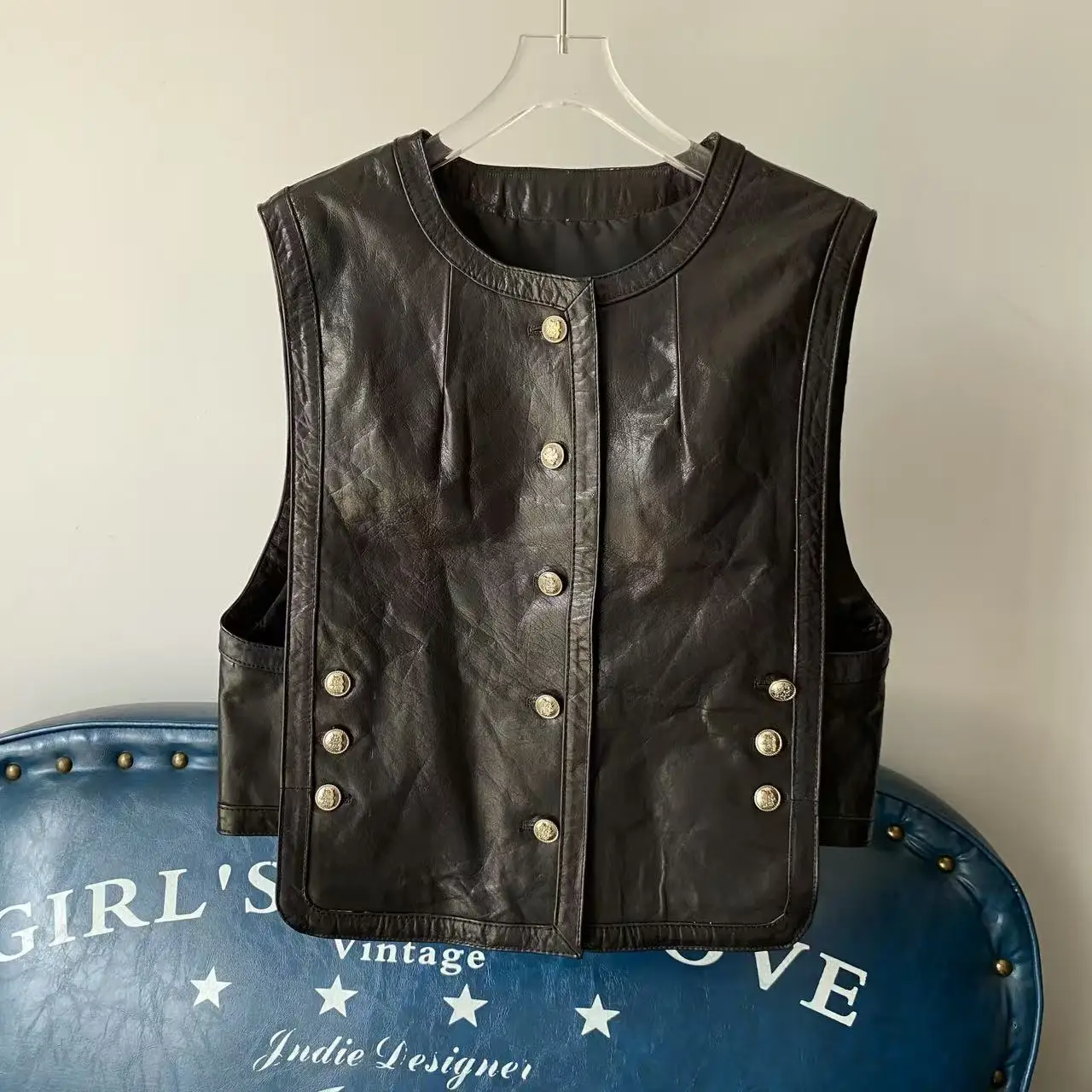 

2025 Autumn New Sle Women's Genuine Leather Vest ort Sve round Ne Slimming Faionable eepskin Commute Sle