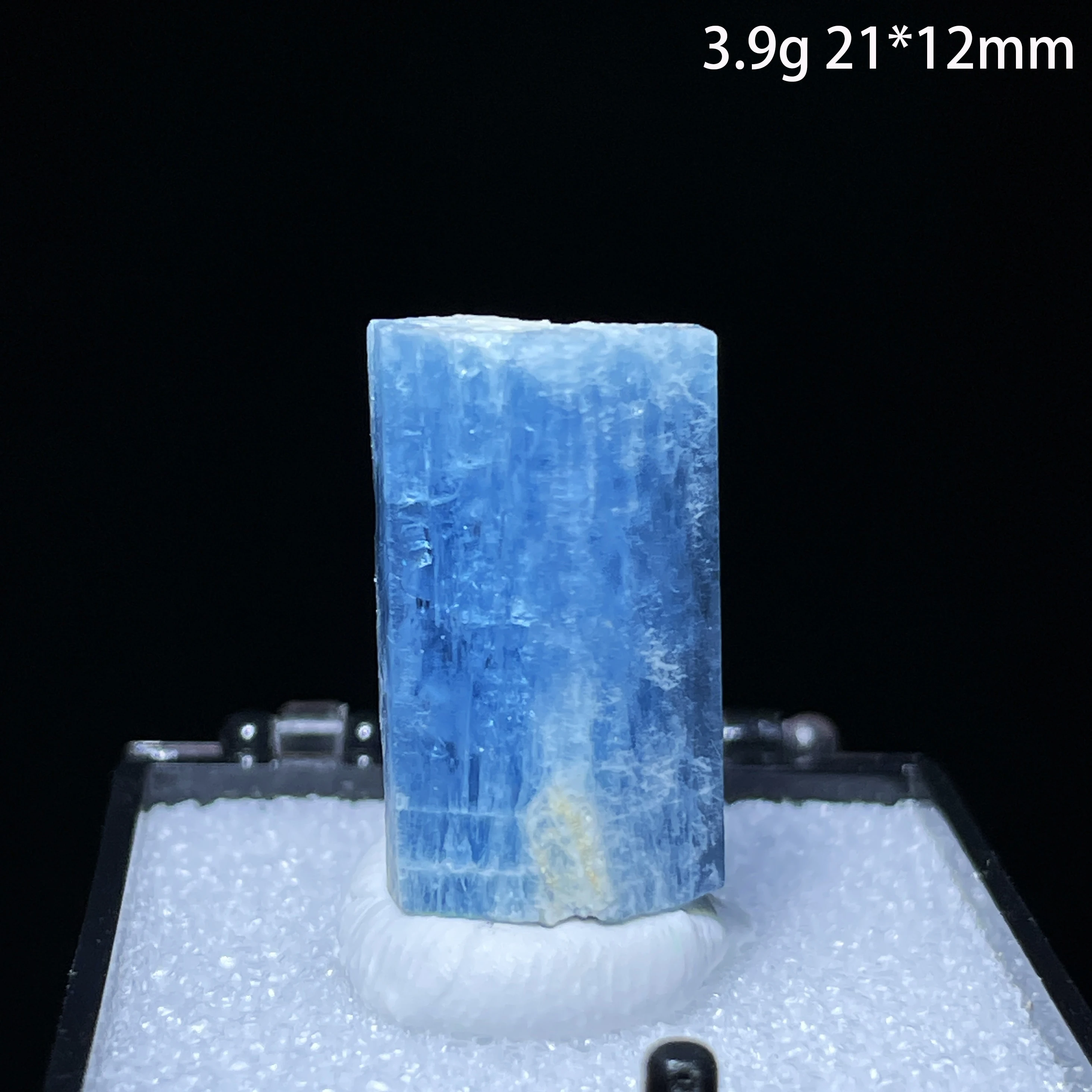 Natural Aquamarine Mineral Specimen from Madagascar Rough Crystal Quartz Healing Stone for Home Decor