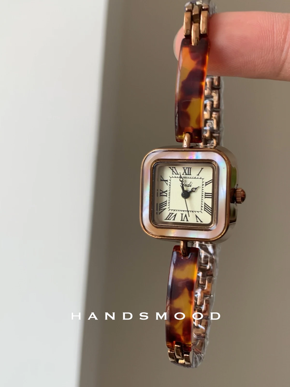 High-end luxury women's watch amber pattern thin bracelet design retro fashion high-end small square watch ladies watch