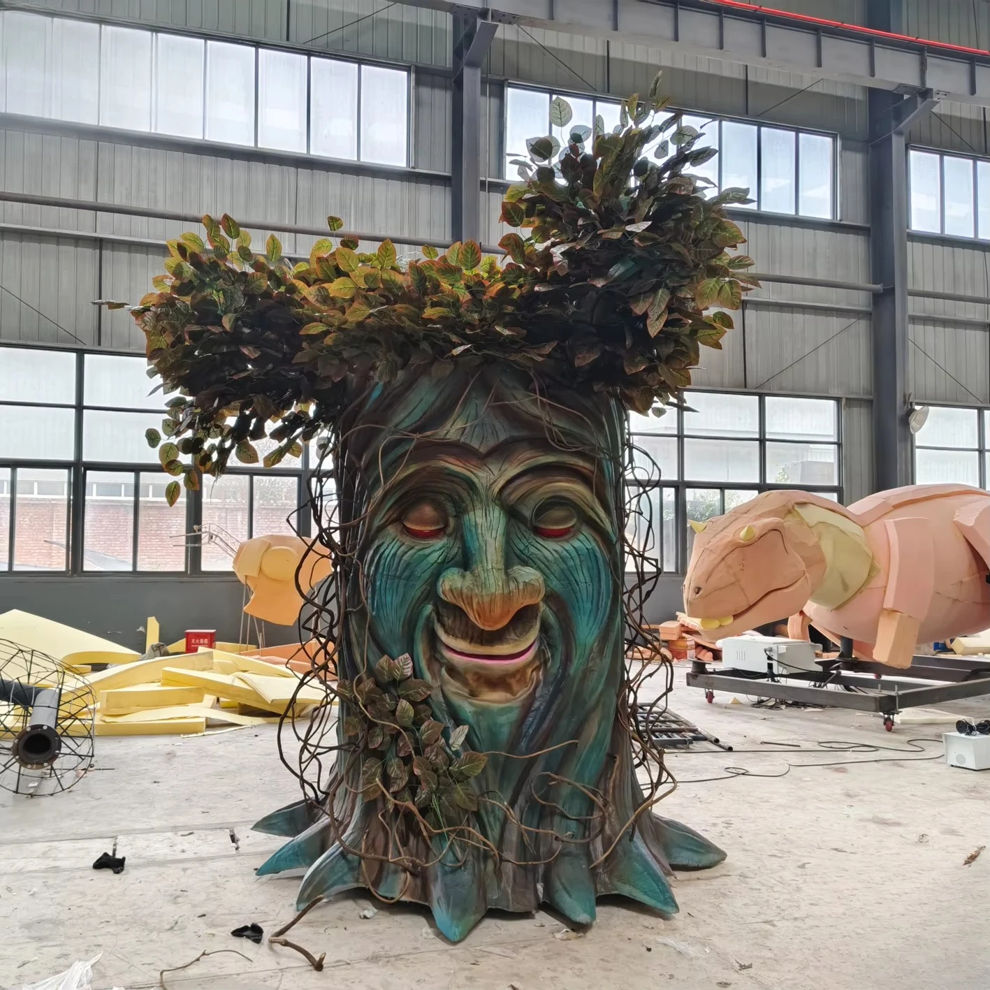 Animasi taman hiburan ukuran khusus pohon bicara animasi realistis buatan pohon bicara untuk dijual