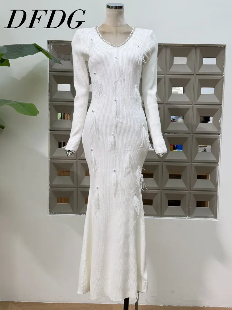 

DFDG Женское облегающее платье русалки с v-образным вырезом и бахромой с перьями и длинными рукавами, облегающее вязаное платье-свитер, дизайнерское платье осень-весны 2023 г.