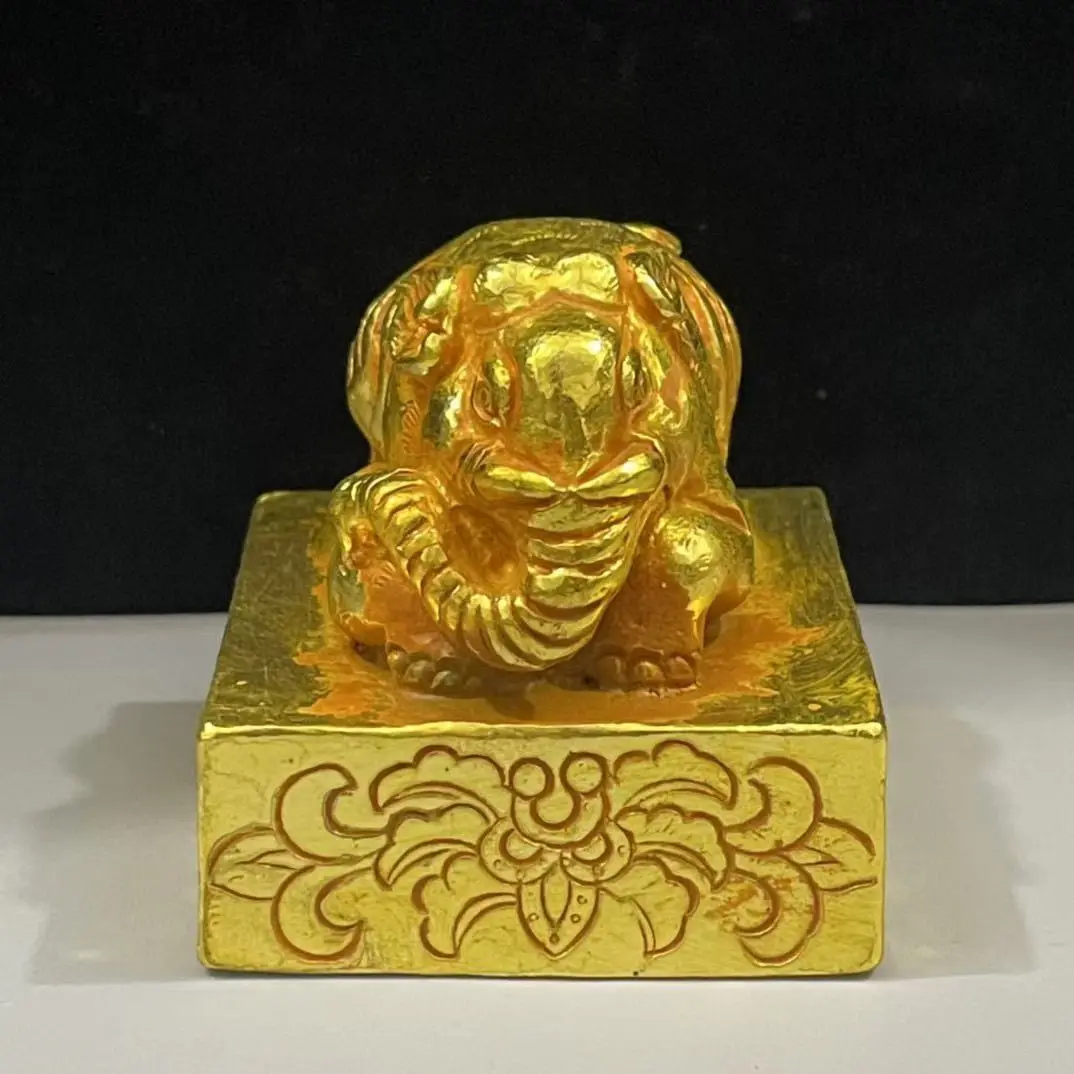 Gilt Elephant Seal‑Shape Ornament Decoration Tea Pet Figurines Desk Decor Accessories