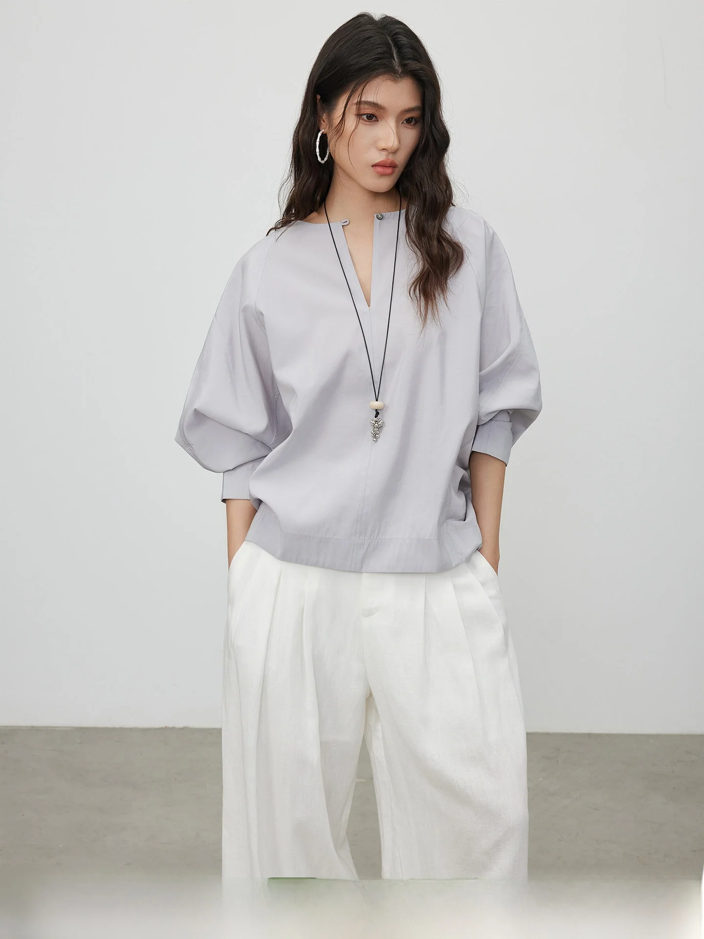 

KEARA Silk Texture round Neck Long Sleeve Shirt Women's Minimalist Commute Loose Batwing Shirt Top Breathable Skin-Friendly
