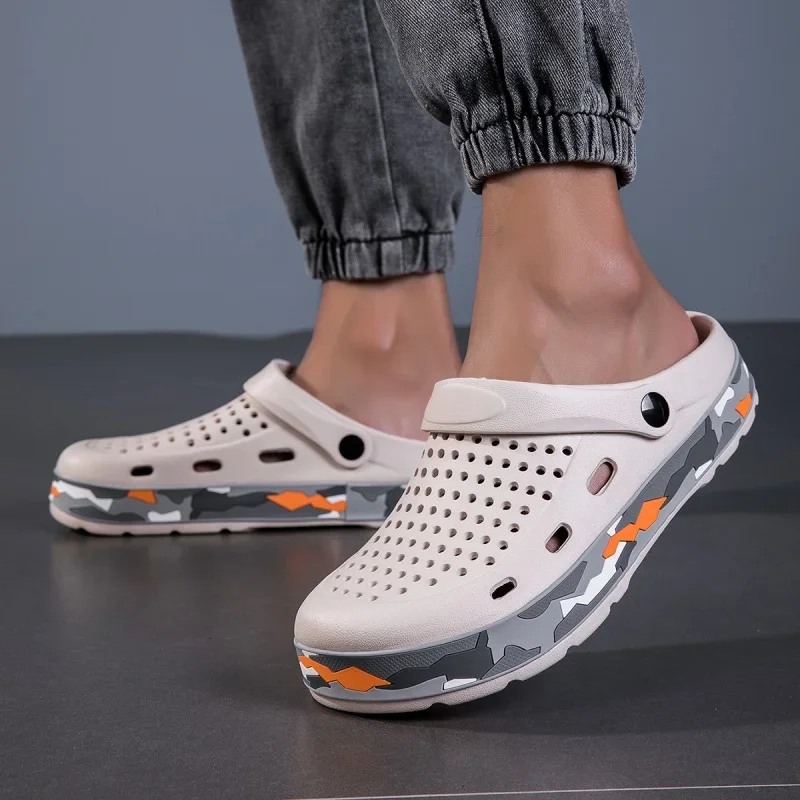

Mens Sandals Casual Summer Clogs for Men Breathable Soft EVA Garden Shoes Closed-toe Fashion Slippers for Men 2025 New Design