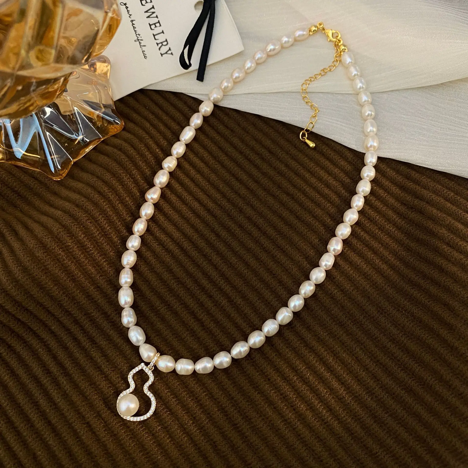 Dainashi 5-6mm Rice Shape Freshwater Pearl Necklaces for Women Gourd Element Sweater Collarbone Pearl Necklaces Jewelry Gift