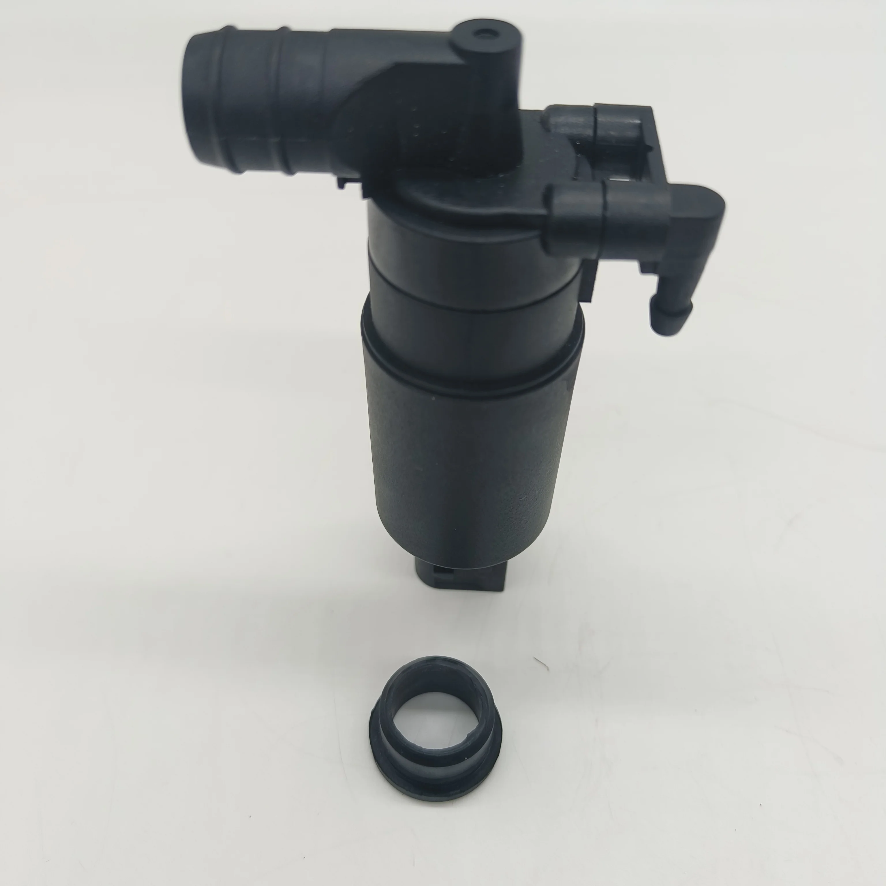 Spare Parts for Volvo Trucks VOE 84081002 Window Washer Pump