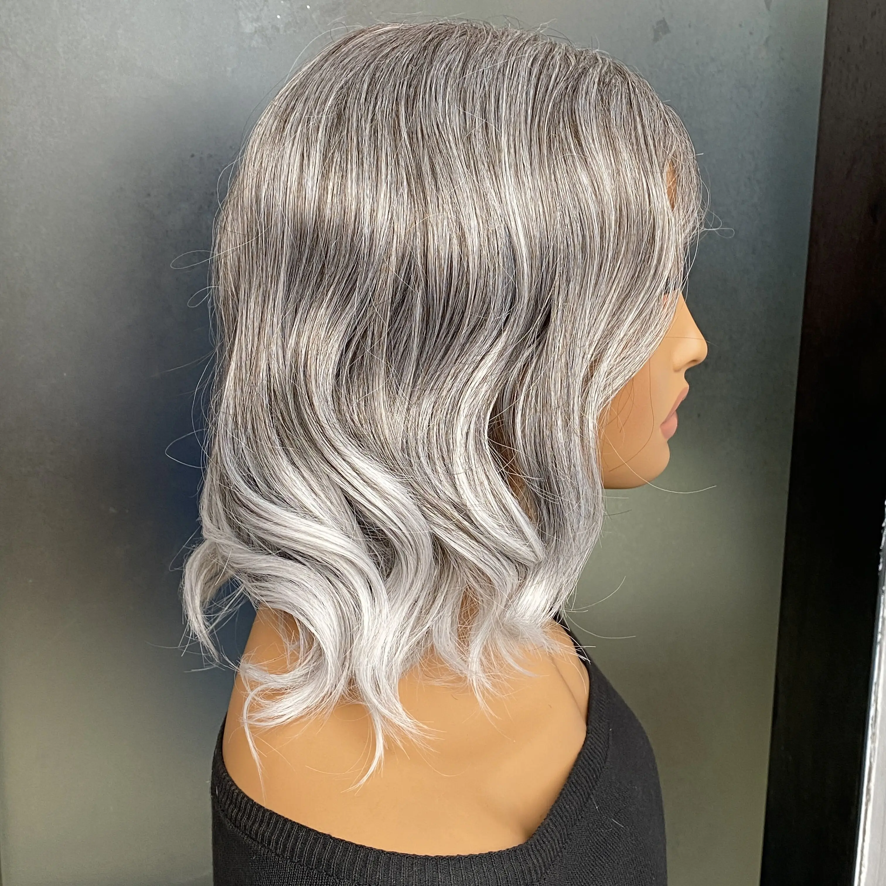 Synthetic Short White Silver Wigs for Women Ombre Grey Wavy Bob Wig Synthetic Hair for Women