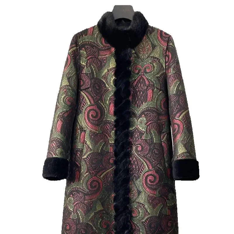 Mother's winter sheepskin shearling coat, high-end mid-length fur coat for middle-aged and elderly women, mink collar and fur in